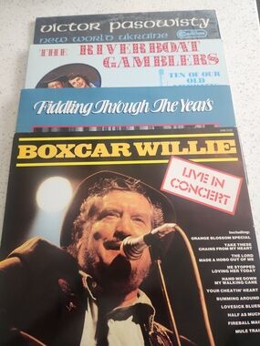 CLEARANCE Vinyl Records Lots 60s -80s. Total Of 4
